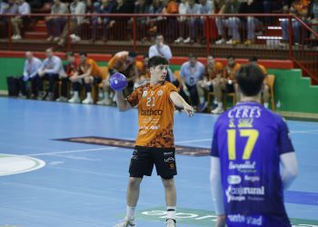 El Bathco BM Torrelavega busca avanzar en la Copa del Rey ante el Club Cisne en Pontevedra