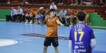 El Bathco BM Torrelavega busca avanzar en la Copa del Rey ante el Club Cisne en Pontevedra