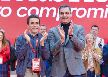 Pedro Sánchez llama a la unidad del PSOE en Cantabria para ganar en 2027