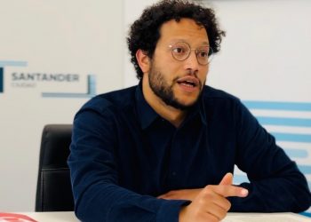 IU denuncia incumplimientos en los contratos de limpieza de Santander y exige transparencia