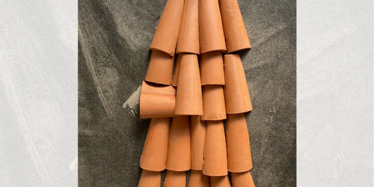 El centro cultural Fernando Ateca acoge un taller de collage para adultos impartido por la artista Sara Huete