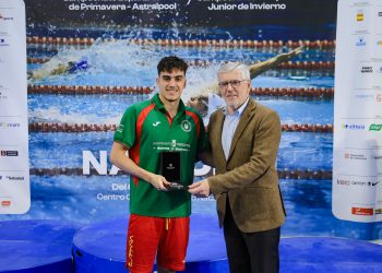 Teo del Riego brilla en el Campeonato de España con siete medallas y un nuevo récord en 100 espalda