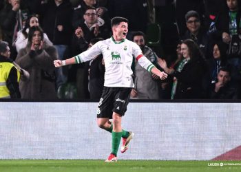 Racing vuelve a lo más alto con una victoria de autoridad