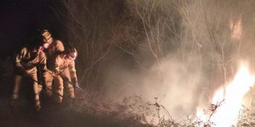 Cantabria activa la alerta en la Costa Oriental mientras dos incendios siguen activos en Cotillo de Anievas y Vega de Pas