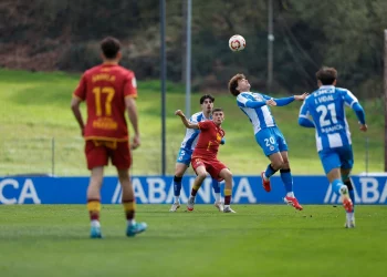 El Racing de Santander niega un incidente racista en el partido contra el Fabril y denuncia acoso a un jugador