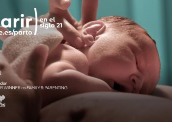 La Comisión 8 de Marzo proyecta en Santander el documental «Parir en el siglo XXI» para visibilizar la violencia obstétrica