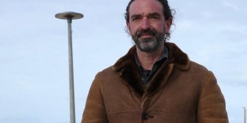 IU Laredo carga contra el Ayuntamiento por los chiringuitos en La Salvé: «Priorizan el turismo sobre el descanso vecinal»