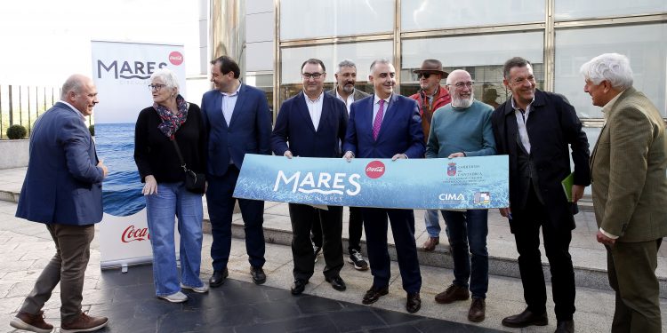 Coca-Cola y el Gobierno de Cantabria lanzan una nueva campaña de limpieza en ríos y playas