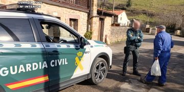 Investigada una mujer por el hurto de 500 euros a una pareja de ancianos en Santillana del Mar