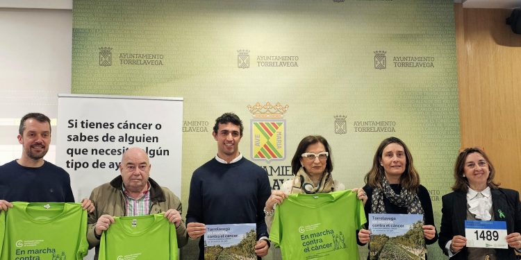 Torrelavega se moviliza contra el cáncer con la IX Marcha Solidaria