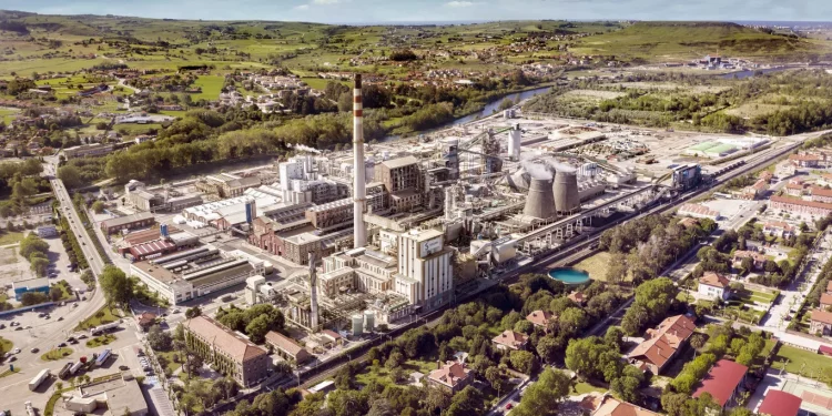 Solvay avanza hacia un futuro sin carbón con la mayor planta de cogeneración de biomasa de España