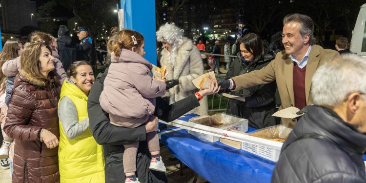 El Carnaval se despide en Maliaño con el juicio y quema del Cachón