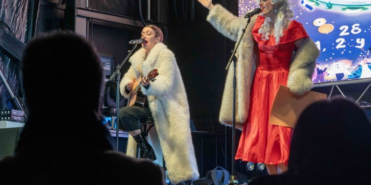 El Carnaval se despide en Maliaño con el juicio y quema del Cachón