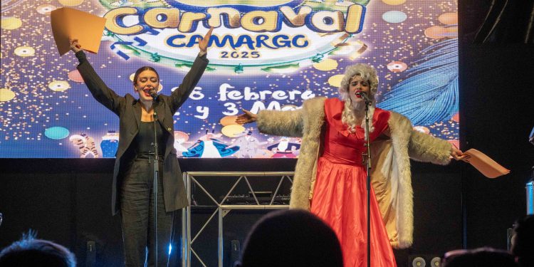 El Carnaval se despide en Maliaño con el juicio y quema del Cachón
