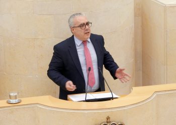 El portavoz regionalista pregunta por el estado del anteproyecto de la senda peatonal y carril bici entre Santoña, Argoños, Escalante y Bárcena de Cicero