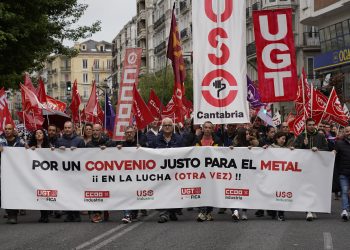 Unas 2.000 personas exigen en Santander un convenio justo para el sector del metal