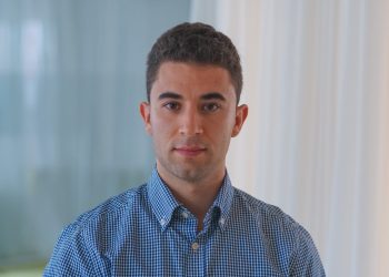 Un investigador de la Universidad de Cantabria gana en Francia con un estudio sobre los efectos del cambio climático en el turismo regional