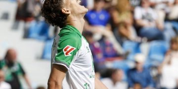 El Racing cae en Valencia ante el Levante y pierde el golaveraje