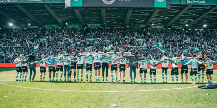 El Racing regala las entradas a su afición para el desplazamiento clave en Cartagena