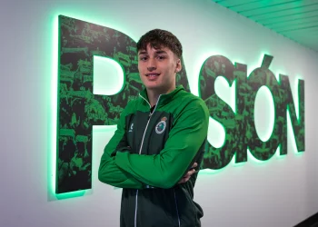 Jorge Salinas, convocado por la Selección Española Sub-18 tras su renovación con el Racing hasta 2029