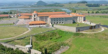 ACAIP-UGT denuncia el refuerzo de internos en El Dueso mientras se recorta la plantilla en plena reapertura