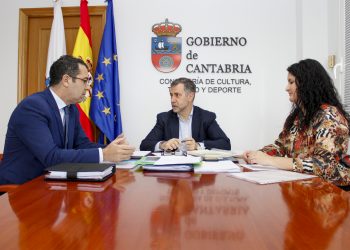 Val de San Vicente solicita apoyo autonómico para rehabilitar la Torre de Estrada y potenciar su patrimonio turístico