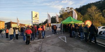 Bridgestone reanuda las huelgas en Puente San Miguel contra el ERE con tres días de paros consecutivos