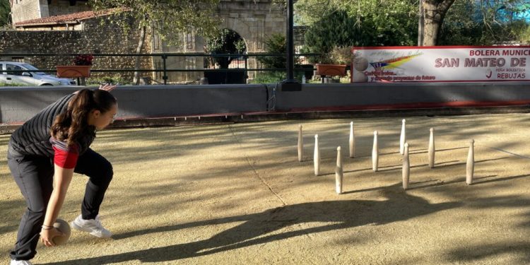 «Los bolos hacen compartir grandes momentos en las boleras»: Julián Velez