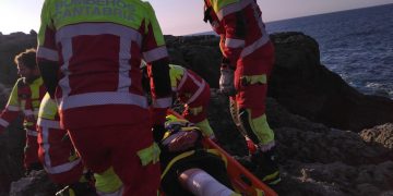 Rescatada una mujer herida en una zona rocosa de Punta Garfanta, en Noja