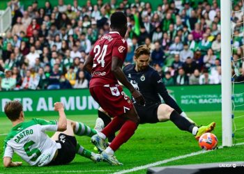 Ezkieta salva un punto para un Racing espeso ante un Castellón que mereció más