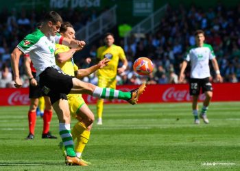 El Racing sueña en grande: victoria crucial ante el Deportivo para acercarse al ascenso directo