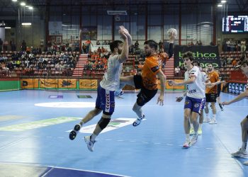 El Bathco Torrelavega roza la perfección y se cuela en su tercera Final a 8 de Copa del Rey