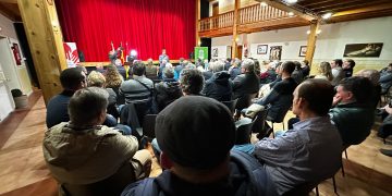 Pablo Diestro arranca su campaña a las primarias del PRC arropado por un centenar de vecinos en Puente San Miguel