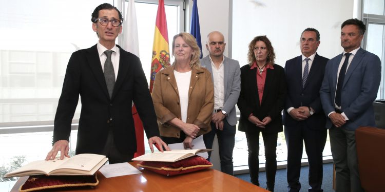 María Jesús Susinos reclama «lealtad y compromiso» al nuevo director de Ganadería de Cantabria