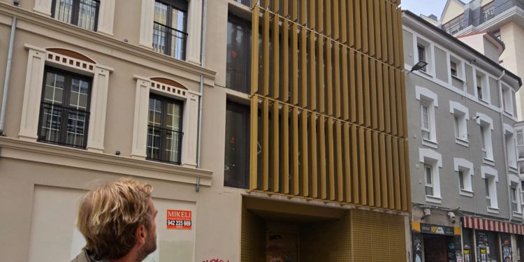 El PRC denuncia un edificio municipal abandonado desde hace más de una década en la calle Santa Lucía