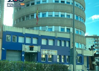 Detenido en Torrelavega un hombre con orden de ingreso en prisión durante un control policial en el barrio de Duález