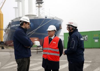 Cantabria impulsa la innovación marítima con la botadura del primer buque con las velas de succión más grandes del mundo