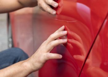 Errores comunes al usar sprays de pintura para coches y cómo evitarlos