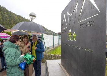 María José Sáenz de Buruaga reafirma su compromiso para resolver el problema de los afectados por sentencias de derribo