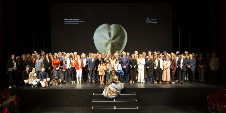 Costa Quebrada celebra su reconocimiento como Geoparque Mundial de la UNESCO con un acto que reivindica su valor natural y social