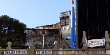 Activistas de CNSV exigen al Gobierno de Cantabria intervenir el mercado de la vivienda