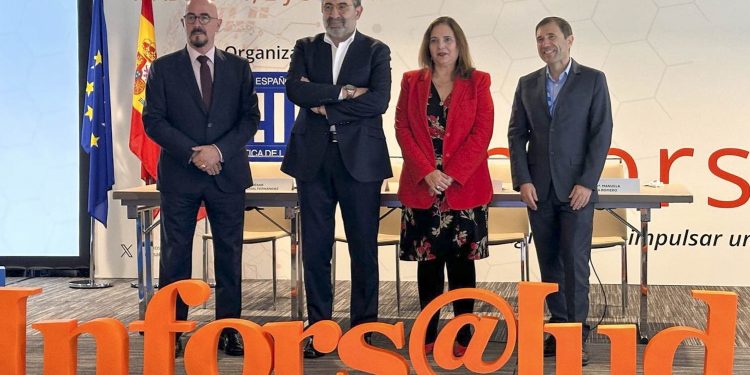 Cantabria avanza en la creación de la Ley de Salud Digital, con un enfoque en la innovación y la seguridad de los datos
