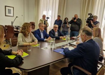 Cruce de valoraciones entre PP y PRC por el grado de cumplimiento del acuerdo presupuestario en Cantabria