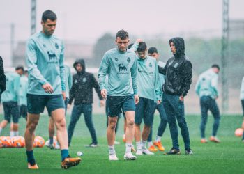 El Racing inicia su preparación para el duelo ante el Eldense con el objetivo de asegurar el playoff de ascenso