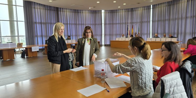 La participación en las elecciones al Claustro de la UC sube hasta el 32%, nueve puntos más que en 2021