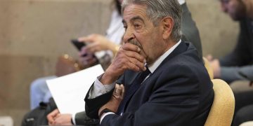 Sin acuerdo entre Revilla y el rey emérito tras el acto de conciliación en Santander