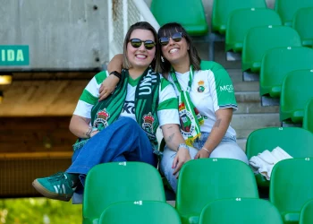 El Racing pone a disposición de sus abonados entradas para el partido en Almería