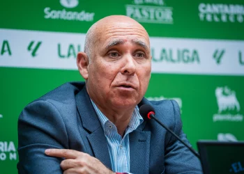Higuera clama por la unidad del Racing ante el histórico partido del ascenso: «No nos autodestruyamos»
