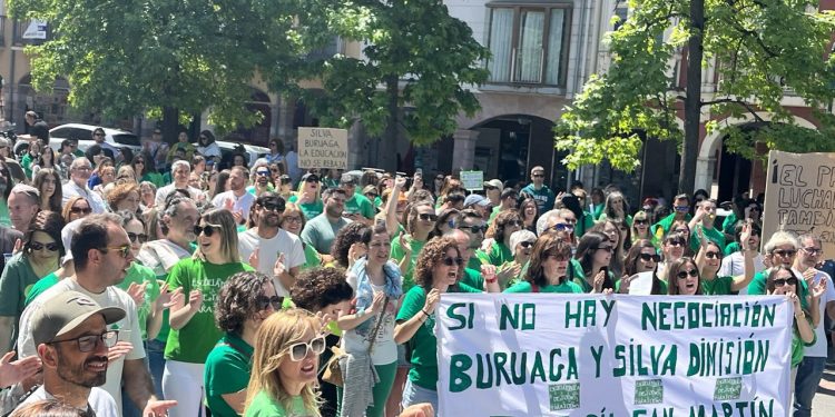 El seguimiento de la huelga educativa en Cantabria sube al 52,8%, según datos del STEC