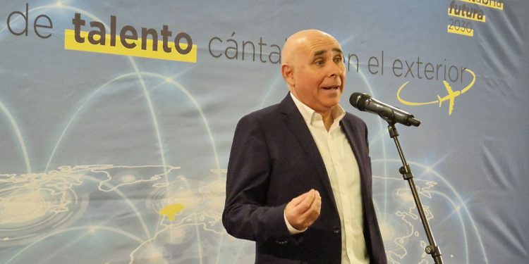 El presidente del Racing, Manolo Higuera, convoca a los medios este martes en El Sardinero